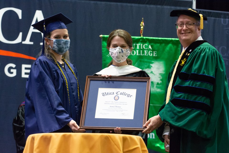 Jessica Thomas receives Crisafulli Award at 2021 Commencement